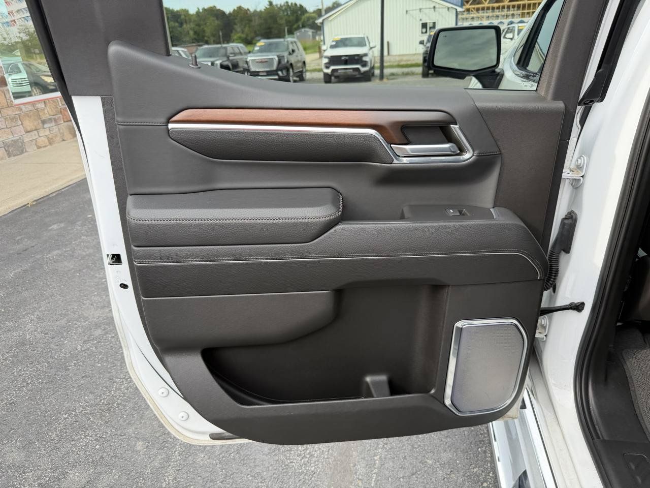 Used 2024 GMC Sierra 1500 Denali w/ Technology Package AWD/4WD image 20