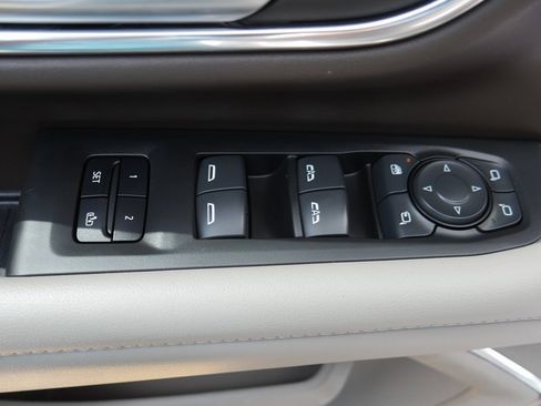 Used 2022 Chevrolet Tahoe LT w/ Luxury Package image 32