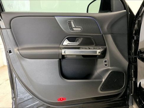 New 2026 Mercedes-Benz GLB 250 image 10