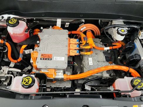 Used 2022 Chevrolet Bolt EUV LT w/ Convenience Package image 27