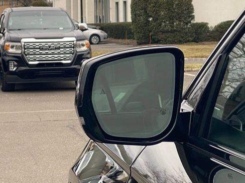 Used 2024 Jeep Grand Cherokee L Limited w/ Luxury Tech Group II image 15