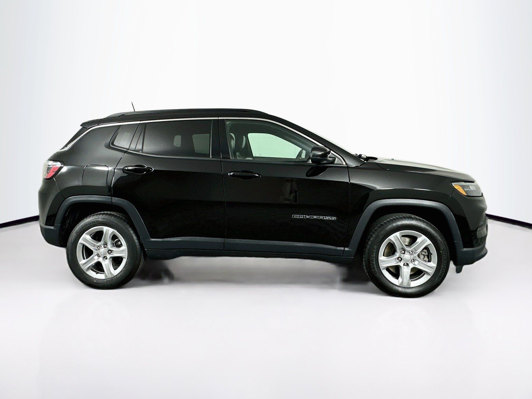 Used 2023 Jeep Compass Latitude AWD/4WD image 10