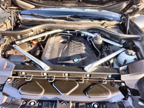 Used 2023 BMW X7 xDrive40i w/ Premium Package image 10