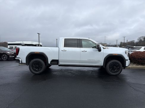 New 2026 GMC Sierra 3500 Denali w/ Technology Package image 4