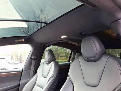 Used 2020 Tesla Model X Long Range image 19
