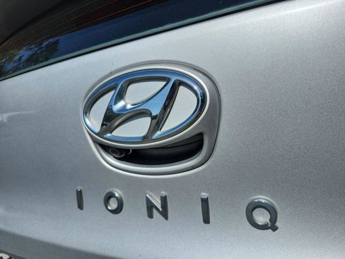 Used 2017 Hyundai Ioniq SEL image 27