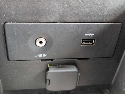 Used 2013 Ford Edge SEL image 29