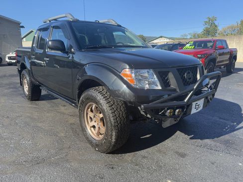 Used 2018 Nissan Frontier PRO-4X w/ Pro-4x Luxury Package image 2