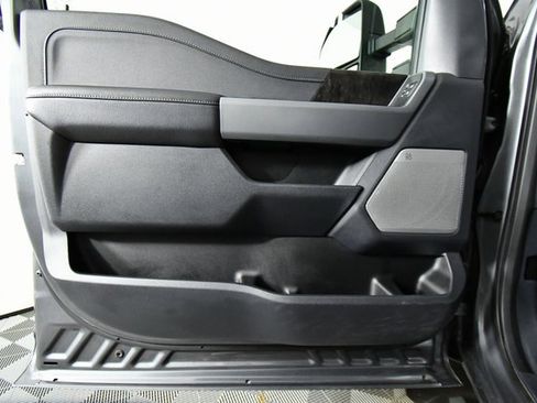 Used 2024 Ford F350 Lariat w/ Black Appearance Package image 21