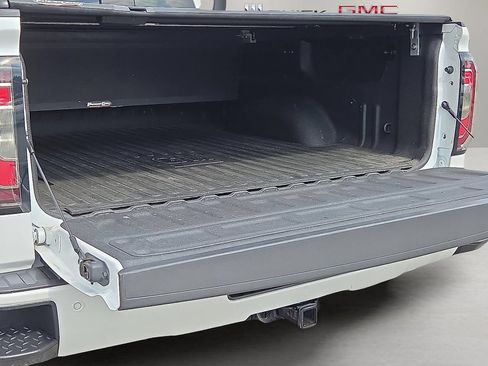 Used 2018 GMC Sierra 1500 Denali AWD/4WD image 18