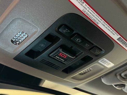 Used 2019 Toyota Camry XSE image 28