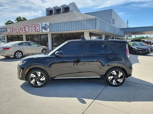 Used 2025 Kia Soul GT-Line w/ GT-Line Technology Package image 2