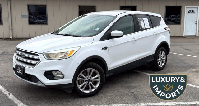 Used 2017 Ford Escape SE AWD/4WD image 1