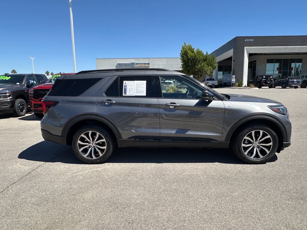 Used 2025 Ford Explorer ST-Line AWD/4WD image 43
