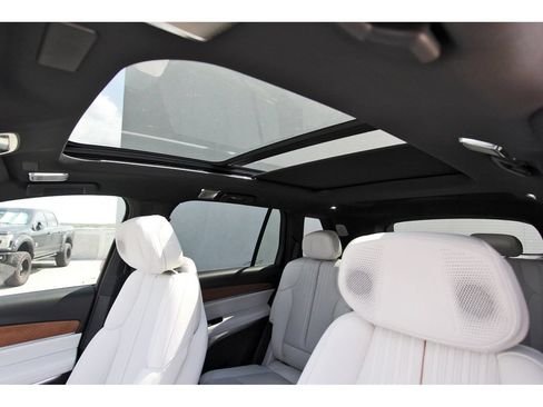 New 2027 Cadillac Vistiq Luxury AWD/4WD image 24
