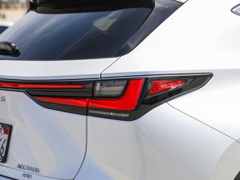Used 2025 Lexus NX 350h AWD w/ Premium Package image 9