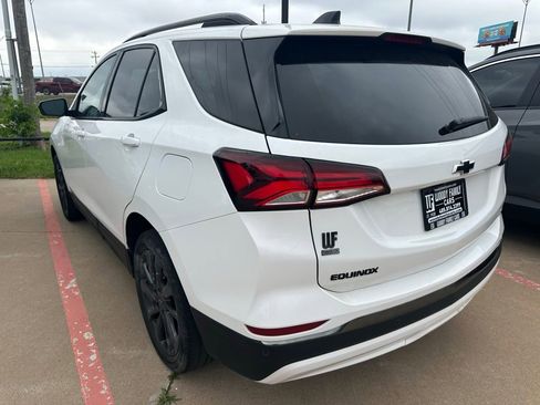Used 2024 Chevrolet Equinox LT w/ Driver Convenience Package AWD/4WD image 3