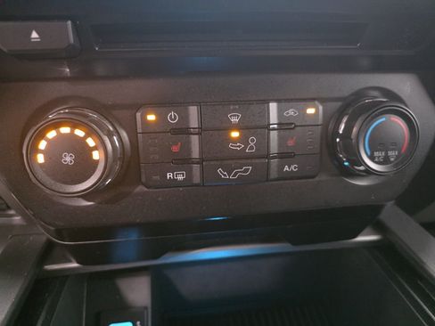 Used 2017 Ford F150 XLT w/ Equipment Group 302A Luxury AWD/4WD image 25
