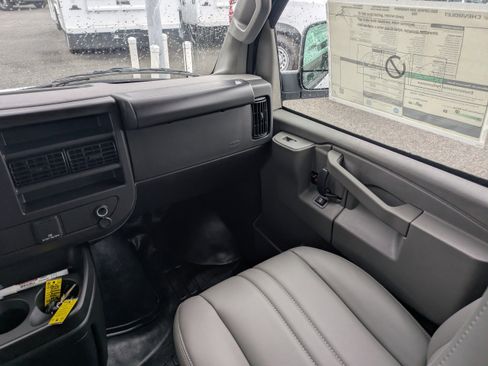 New 2025 Chevrolet Express 3500 LS RWD image 21