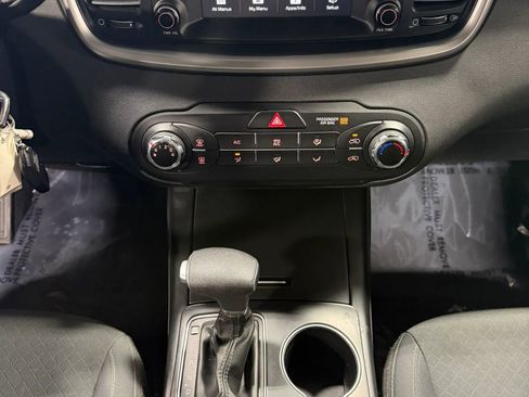 Used 2019 Kia Sorento AWD image 3