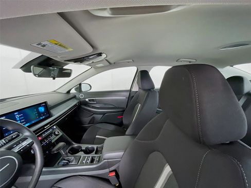 Certified 2025 Hyundai Sonata SE FWD image 12
