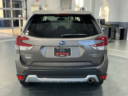 Used 2022 Subaru Forester Touring image 10