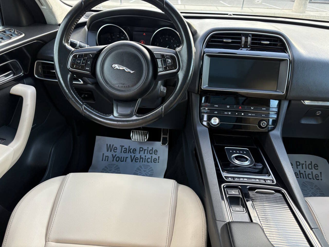 Used 2019 Jaguar F-PACE AWD/4WD image 25
