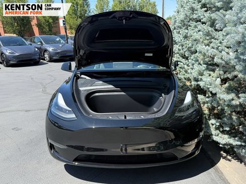 Used 2023 Tesla Model Y Long Range AWD/4WD image 30