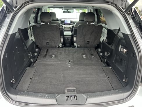 Used 2023 Ford Explorer XLT w/ Equipment Group 202A image 44