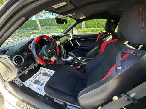 Used 2013 Scion FR-S RWD image 18