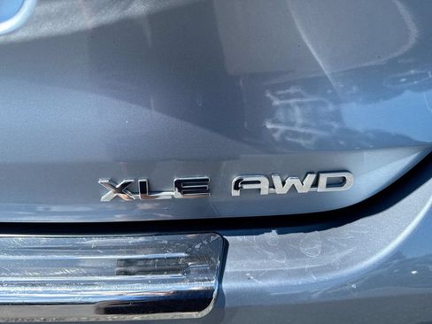Used 2023 Toyota Highlander XLE AWD/4WD image 27