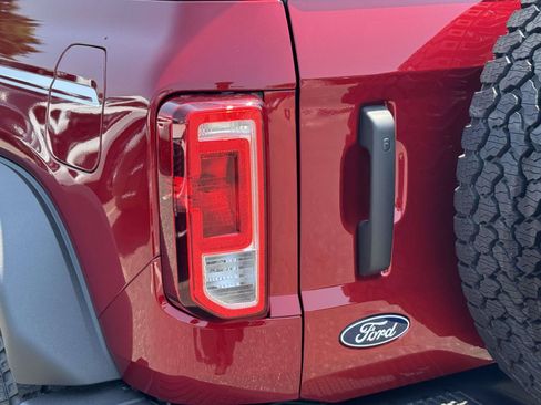 New 2026 Ford Bronco Heritage Edition AWD/4WD image 9