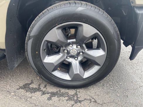 Used 2020 RAM 1500 Big Horn w/ Built-to-serve Edition image 11