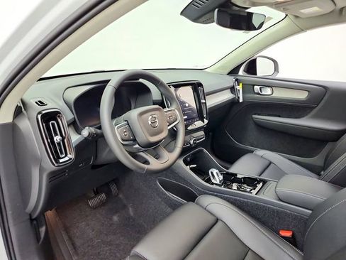 New 2026 Volvo XC40 B5 Plus w/ Climate Package AWD/4WD image 16