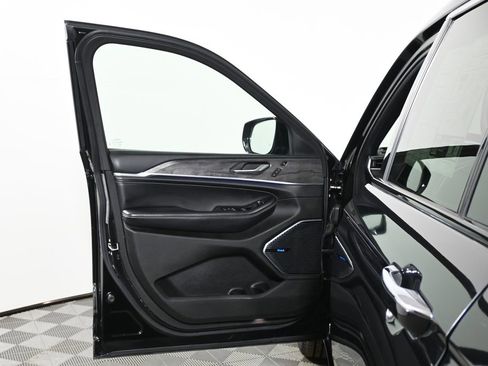 Used 2022 Jeep Grand Cherokee L Overland w/ Luxury Tech Group IV image 28