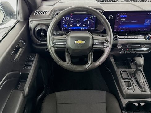 Used 2024 Chevrolet Colorado W/T image 16