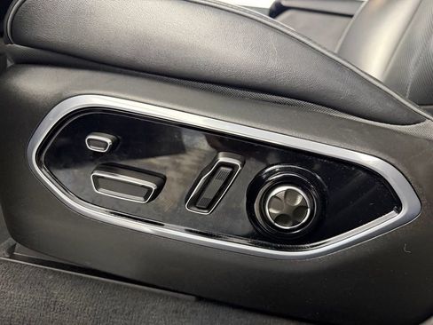 Used 2022 Jeep Grand Cherokee Overland w/ Advanced Protech Group III AWD/4WD image 24