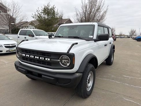 New 2026 Ford Bronco 4-Door image 9