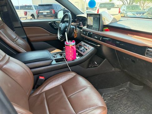Used 2022 Lincoln Aviator Reserve w/ Elements Package Plus RWD image 10