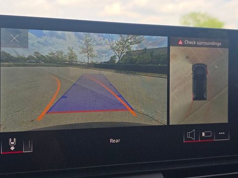 Used 2025 Audi SQ5 Premium Plus w/ Premium Plus Package image 31