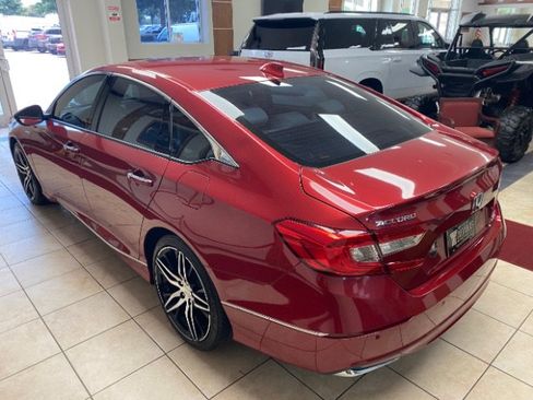 Used 2022 Honda Accord Touring image 3