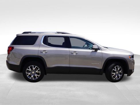 Certified 2023 GMC Acadia SLT w/ Technology Package AWD/4WD image 2