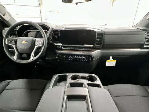 Used 2025 Chevrolet Silverado 1500 LT AWD/4WD image 10