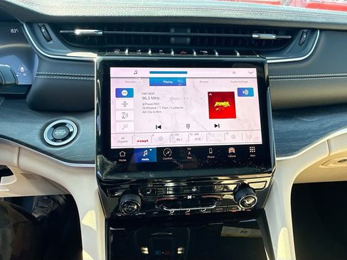 New 2024 Jeep Grand Cherokee Limited AWD/4WD image 15
