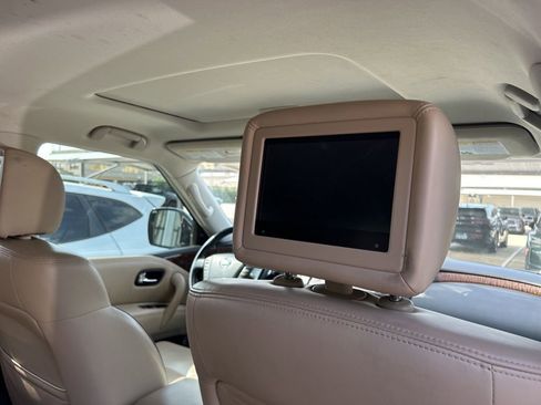 Used 2019 Nissan Armada Platinum w/ Captain's Chairs Package RWD image 10