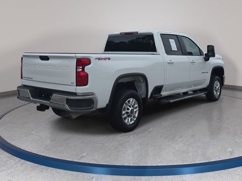 Used 2025 Chevrolet Silverado 2500 LT w/ Convenience Package AWD/4WD image 5