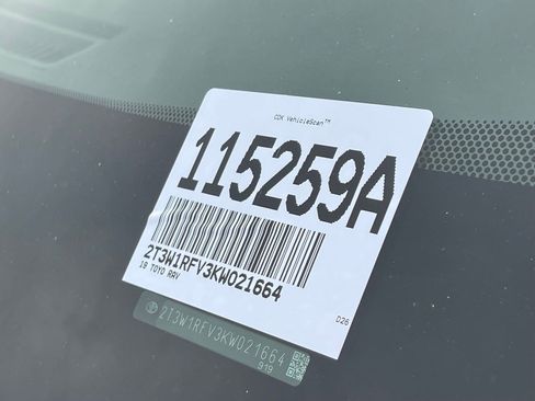 Used 2019 Toyota RAV4 XLE w/ Carpet Mat Package image 13