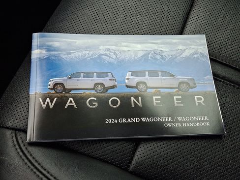 Used 2024 Jeep Wagoneer Series II w/ Flexible Seating Group AWD/4WD image 25