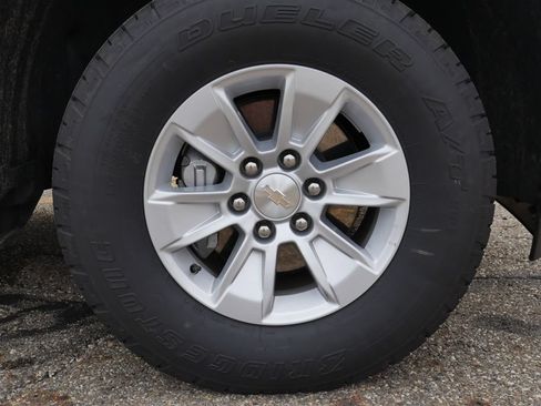Used 2024 Chevrolet Silverado 1500 W/T w/ WT Value Package AWD/4WD image 6