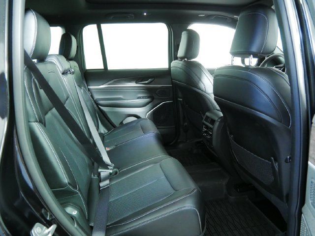 Used 2026 Jeep Grand Cherokee Limited AWD/4WD image 14